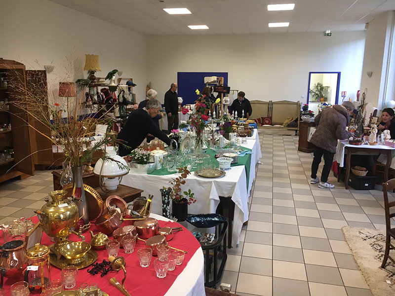 Brocante paroissiale à la salle de la Dauversiere en 2022