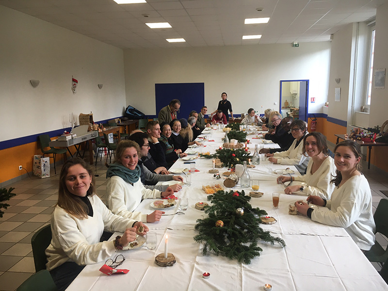 Repas solidaire de Noël le 25 décembre 2022 à la salle de là Dauversiere